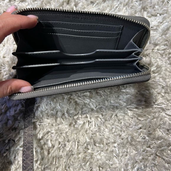 Michael Kors Wristlet - Picture 5 of 9